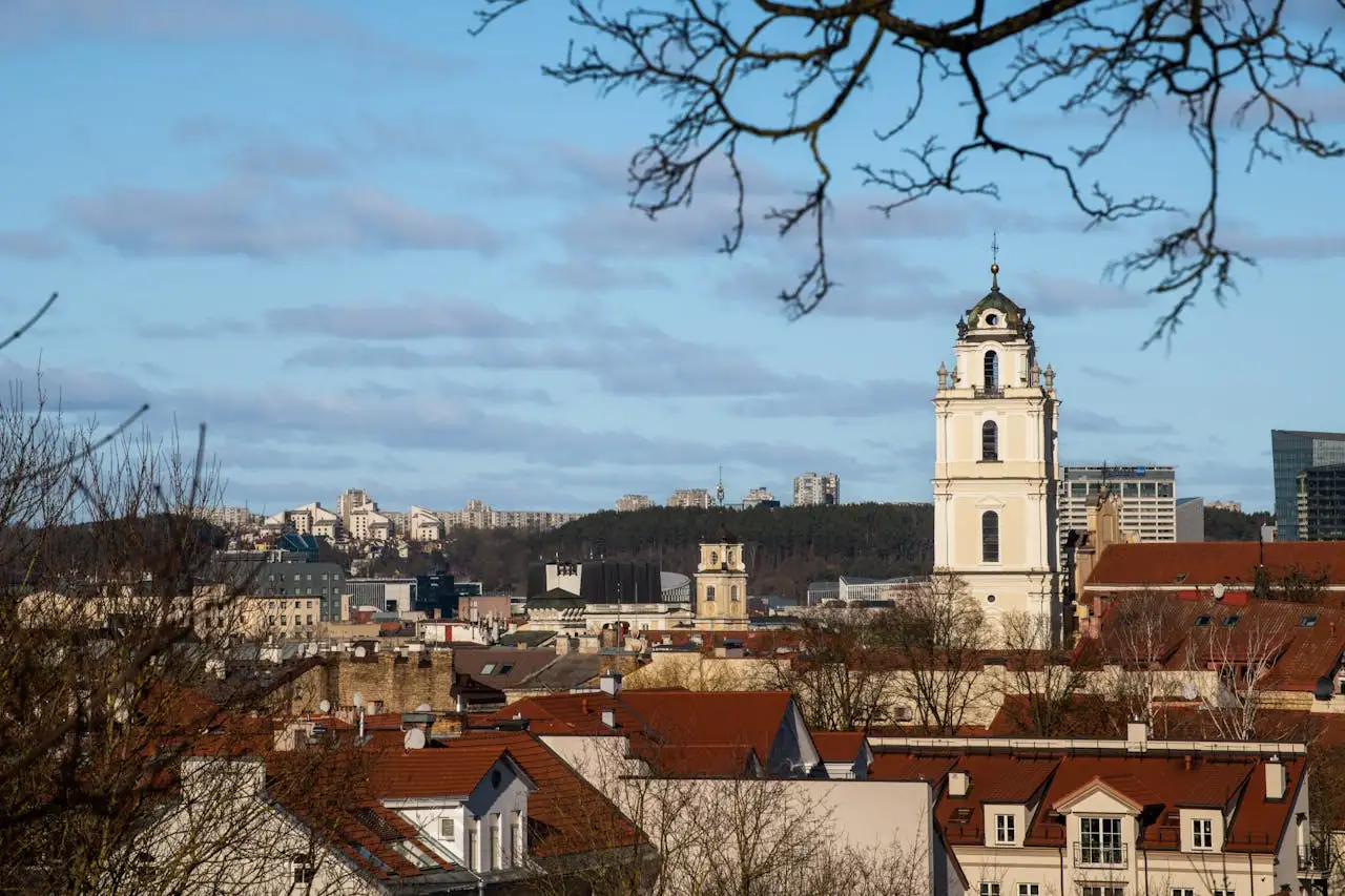 Workers moving from Saudi Arabia to Lithuania for jobs