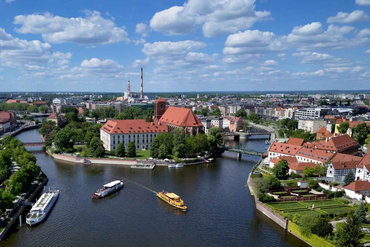 Poland work permit from Saudi Arabia hero image